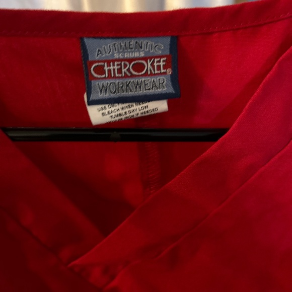 Red Cherokee Workwear Men’s Scrubs - Picture 2 of 5